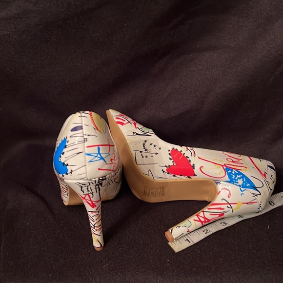 Graffiti heels - Picture 3 of 6